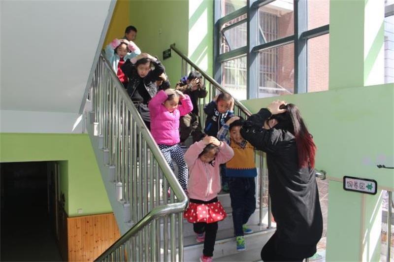http://s.yun12.cn/xjyey/images/bkmp1ogcrcl20200618140432.jpg