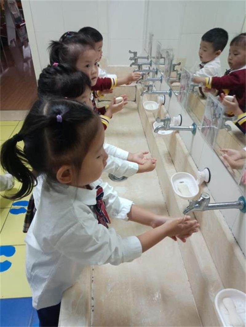 http://s.yun12.cn/xjyey/images/rxx2wlujn1i20200618140312.jpg